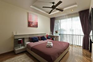 3bdr Townhouse Laguna Park by CapitalPro 131