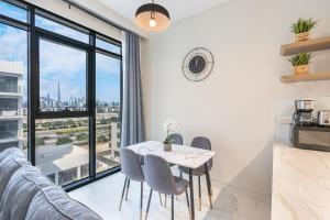 Bright & Modern Home with Burj Khalifa Views