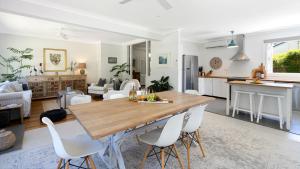 Hemingways Lakehouse