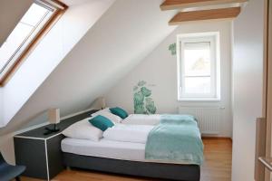 geräumige Dachgeschoßwohnung