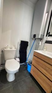 Appartement 2-4 personnes, Proche Paris, 1 min du RER A, Évasion urbaine