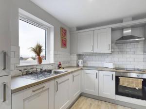 Chic 1-Bedroom Apartment