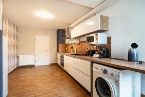 Stylische große 5-Zimmerwohnung-WLAN-Free Parking-