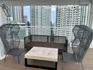 Solinea Tower 3, Lazuli 2505A