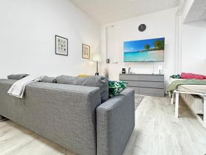 2 Zimmer Apartment für 6 P, 15 min zum Flughafen
