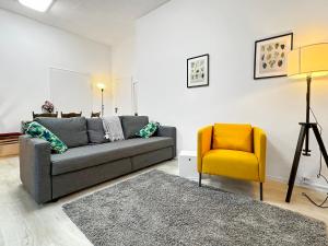 2 Zimmer Apartment für 6 P, 15 min zum Flughafen