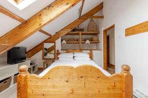 Bright and airy loft apartment Swallows Rest