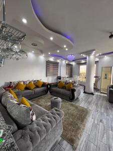 شقة بإطلالة مميزة علي النيل