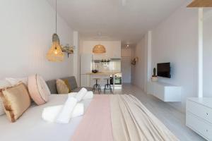 CaRosa - See the Sea Las Canteras Beach