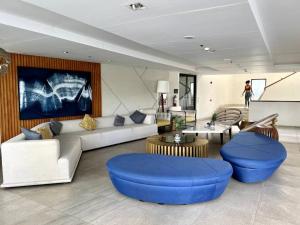 Solinea Tower 3, Lazuli 2506A