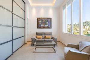 REF 1975 - Cannes Center - Croisette