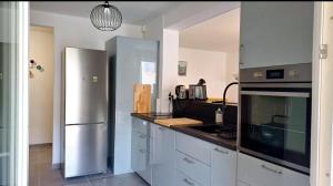 Spacieux T3 Sète, parking, 10 min à pied gare et centre ville, wifi, clim