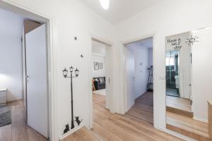 Noir Apartment by Kondo Stays