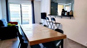 Spacieux T3 Sète, parking, 10 min à pied gare et centre ville, wifi, clim