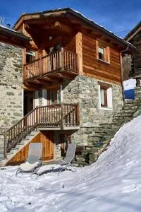 MCX Vacation Rental - MAISON LOZ Duplex in villaggio tipico Valdostano con comfort moderni e panorama mozzafiato - Singlin