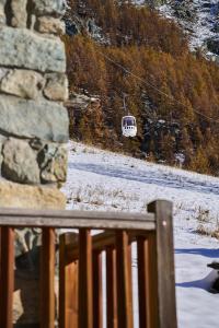 MCX Vacation Rental - MAISON LOZ duplex in typical village in Valtournenche with modern comforts just 2 minutes from the cable cars!