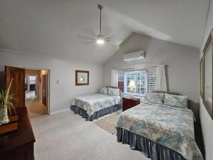 Villa Fantasy private beach and private pool