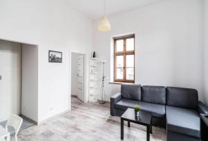 Apartament z osobną sypialnią w pięknej kamienicy w centrum
