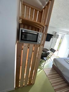 Trogir Čiovo nice studio apartment near the sea in Okrug