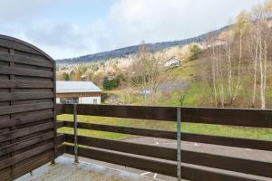 Appartements Le Printemps - Appt vue montagne avec terrasse : photos des chambres
