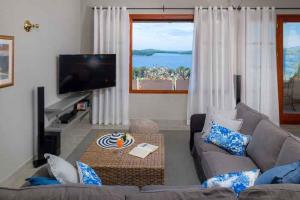 Majestic Tranquil Villa with Stunning Panoramic View