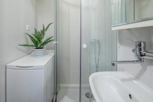 Chic Urban Retreat Bacso