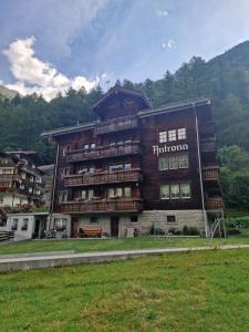 Saastal Apartments Haus Antrona - 4hvězdičkové hotely ve městě Saas-Almagell