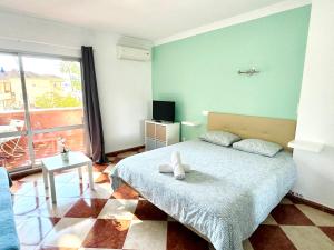 G&G Benalbeach Sea Views