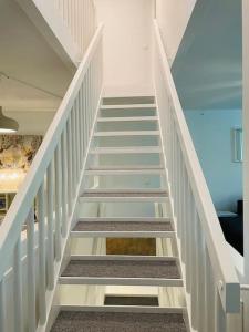 Hus med 12 bäddar nära city och gratis parkering