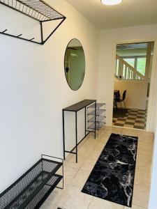 Hus med 12 bäddar nära city och gratis parkering