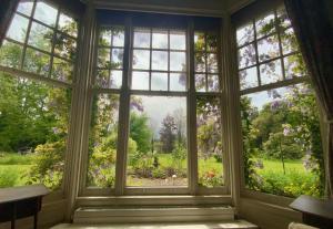 Parteen A Lax, River House & Gardens