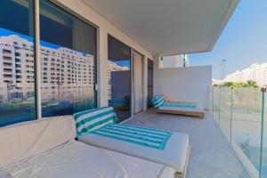 Luxury 3BDR Apartment, Pool & Beach Access