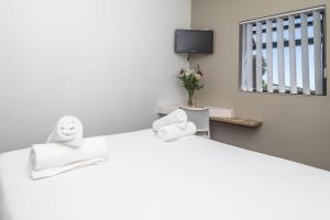 Metropole Green Point: Chic 2nd Floor Room