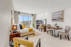 Waves - Stylish Studio with Balcony in Dubai South - Dubai