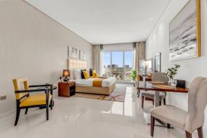 Waves - Stylish Studio with Balcony in Dubai South