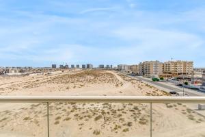 Waves - Stylish Studio with Balcony in Dubai South