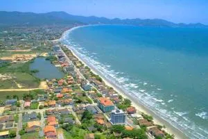 Apartamento frente para o Mar em Perequê Porto Belo SC - Perequê