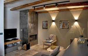 Beautiful Villa Zita with pool in Pican