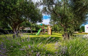 4 Bedroom Stunning Home In Rakalj