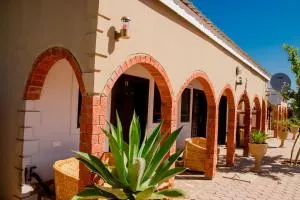 Teka-Teka Apartments And Tours - 卡萨内