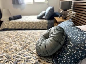 Luxury 2-Bed Marina Apartment