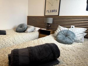 Luxury 2-Bed Marina Apartment