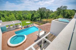 Villa Onyx for 12 people near Porec with 65 private pool and jacuzzi