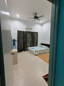 Zara Iman Homestay