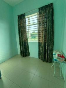 Zara Iman Homestay