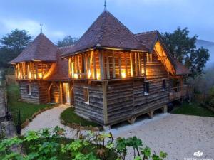 Villas Gite du Chateau du Clos Voucheot, grand spa de nage : photos des chambres