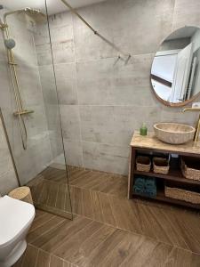 Charming One Bedroom Apartment near a Forest