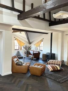 Charming One Bedroom Apartment near a Forest