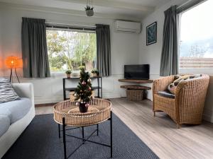 New- Private Cosy Houseboat, on a lake near Amsterdam