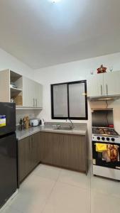 Urban Escape By ColLab at Sta Monica Estate-Tisa